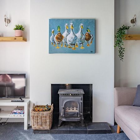 Family Friendly Cottage With Bunk Beds And Courtyard Malmesbury Exterior foto